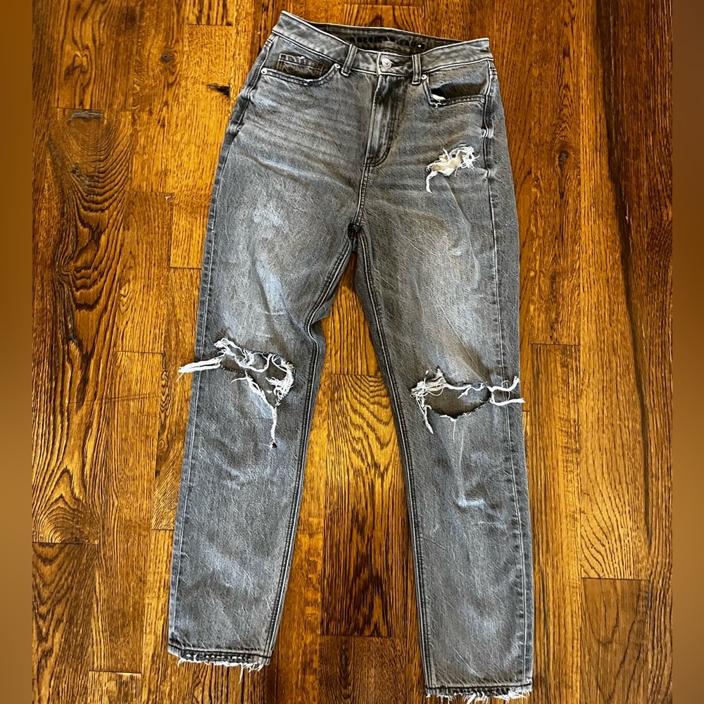 American Eagle Mom Jean